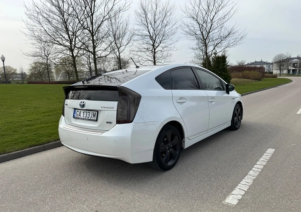Toyota Prius cena 39900 przebieg: 270000, rok produkcji 2012 z Sulechów małe 137